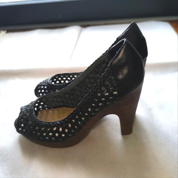 STEVE By Steve Madden Black Woven Leather Platform Peep Toe Votive Pumps - Picture 2 of 16